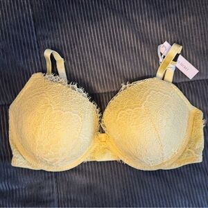 Victoria’s Secret bombshell push up bra